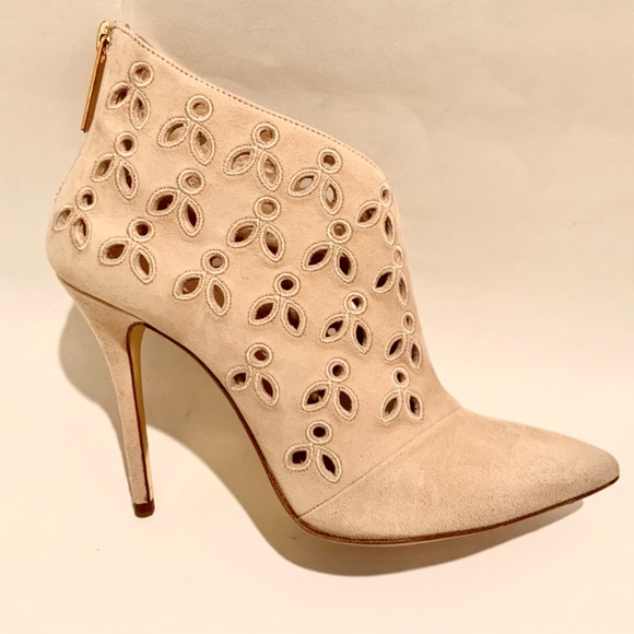 Oscar de la Renta Nude Elkin lasercut heeled booties Suede Eyelet Trim Boots 37 - Picture 8 of 16